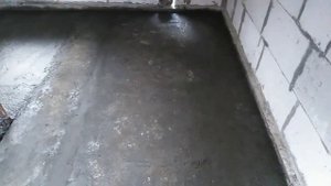 Какой уклон полов делаю в клетках для свиноматок.