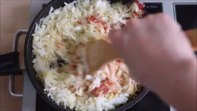 ? Пирог-улитка из лаваша с капустой и фаршем — видео рецепт