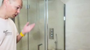 Инспекция комнаты Макса