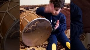 Игра на дхоле (армянский ударный музыкальный инструмент)   #дхол #игранадхоле #юныйбарабанщик