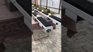 Роликовые ложементы для облегчённого спуска лодки на воду.