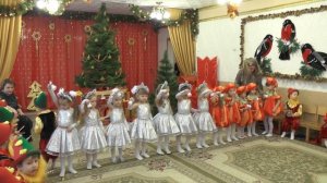 Оркестр на новогоднем утреннике 2018 в младшей группе  Муз  рук  Максюта Г  В