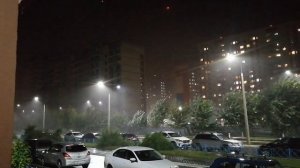 Курск, ветер, ливень стеной, молнии, срабатывает сигнализация на авто.