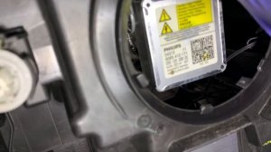 HOW TO REPLACE HEADLIGHT BULBS HID ON 18-22 Chevy EQUINOX REPLACEMENT 2018 2019 2020 2021 22 REMOVA