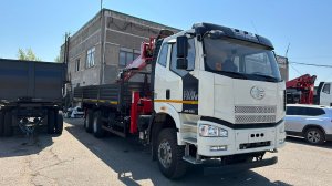 Установили бортовую платформу и КМУ HORYONG HRS216 на автомобильное шасси FAW J6P-390...