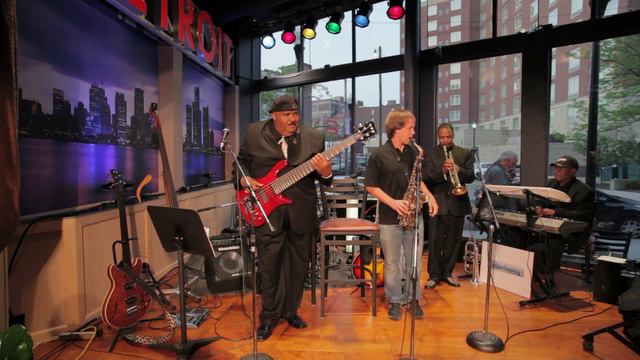 The Ralphe Armstrong Show: Ralphe Armstrong & ID "Chameleon" смотреть онлайн