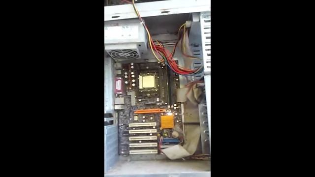 НАСРАЛИ В КОМП!!! Принесли на ремонт ржавый обассаный обосраный Компьютер