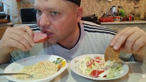 ОБЖОР Роллтон и салат из овощей/вечерний МУКБАНГ