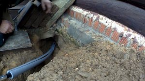 Прокладка труб ПНД от скважины к дому