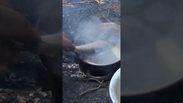 Уха на ТАЕЖНОЙ ПЕЧКЕ из жизни ОТШЕЛЬНИКА в ДЕВСТВЕННОЙ ТАЙГЕ #дмитрийяков #уха #уханакостре #camping