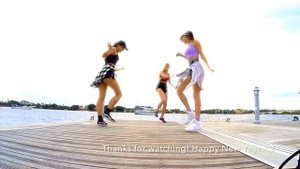 Интересно девки пляшут