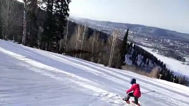 Кира в четыре годика - гора Югус город Междуреченск смотреть онлайн