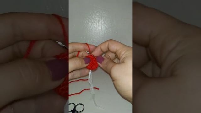 Вяжем Валентинку. 4 часть. Ножки.