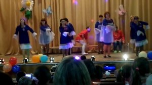 Танец Воспитателей   "Семечек стакан"