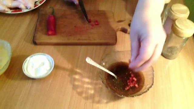 Запеченные куриные крылышки. Главный СЕКРЕТ хрустящей курочки! Как приготовить Куриные Крылья! смотреть онлайн