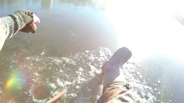 Лещ по первому льду ! Рыбалка в Подмосковье в Балашихе ! смотреть онлайн