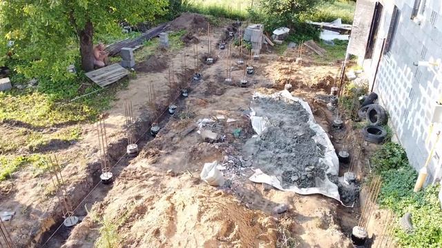 Строительство заезда для автомобиля. Подпорные стены.