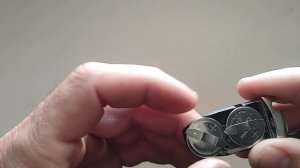 Как поменять батареику в пульте Мерседес МЛ 164 Рыбка.