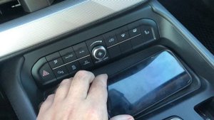 Тест: Скрытая беспроводная зарядка на Haval F7X Elite за 1000р