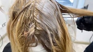 Осветление спецблондом на участках раннее окрашенных волос и коррекция ржавчины