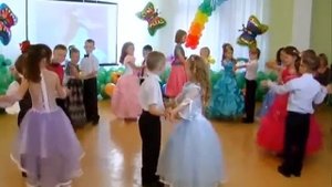 Нежный вальс на выпускном в детском саду