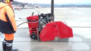 Нарезчик швов: RELLOK RSF 460: резка аэродромного железобетона