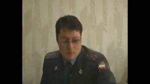 Полицейскому звонят, и он каждый раз всех посылает.