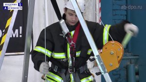 Занятие №107. Безопасная работа в коллекторах. Спуск и подъем спасателя с помощью трипода
