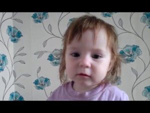 Томочка балуется перед камерой