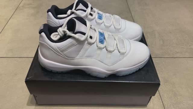 Jordan 11 Retro Low Legend Blue AV2187-117 смотреть онлайн