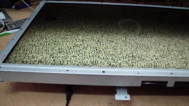 Замена ламп на светодиодную ленту в ЖК телевизоре. Вторая жизнь старого LCD телевизора. смотреть онлайн