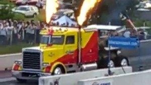 грузовик монстр  с реактивным двигателем