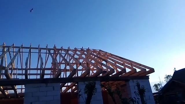 Переезд в деревню. В период самоизоляции. Стропильная система за один день . смотреть онлайн