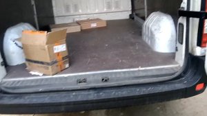 Как открутить запасное колесо на Рено Мастер.