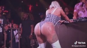 Cardi B - Twerk ??