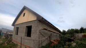 Двухскатная крыша своими руками , холодный чердак , + обшивка фронтонов вагонкой .