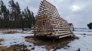 Строим треугольный домик..Мы строим базу отдыха своими руками.Jūras ērglis. ( МОРСКОЙ ОРЕЛ )