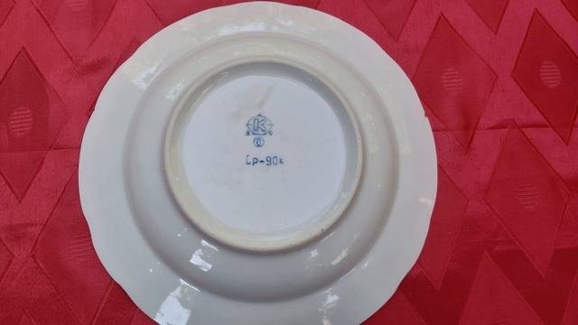 Фарфоровая посуда - качество СССР. Сохранность 100%. Семейная коллекция.