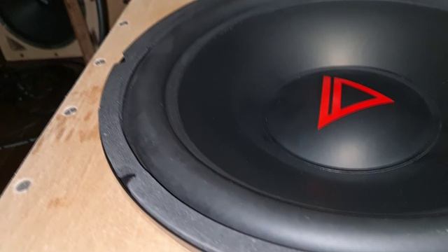 Музыкальная двенашка Aura VENOM-CL12 сабвуфер для повседнева смотреть онлайн