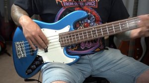 The BEST 5-String Jazz Bass In Its Price Range // Sadowsky MetroExpress Vintage JJ Bass