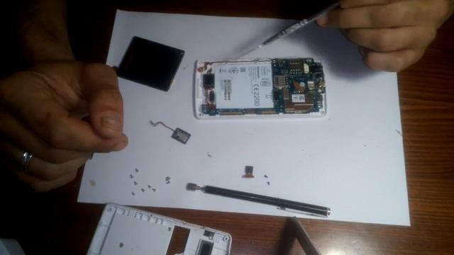 Ремонт динамика и клавиш Lenovo 2010-A смотреть онлайн