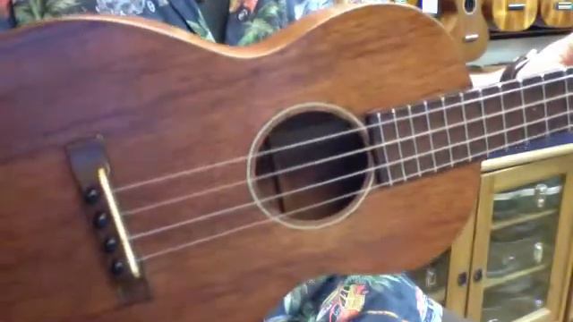 1932 Vintage Martin Tenor @ Ukulele Mania, Ikebukuro смотреть онлайн
