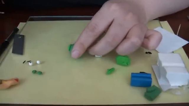 Зелёная свинка из Angry Birds из полимерной глины смотреть онлайн