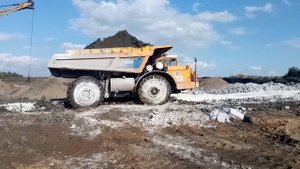 Полноприводный самосвал МоАЗ-75054 40. Карьер, бездорожье