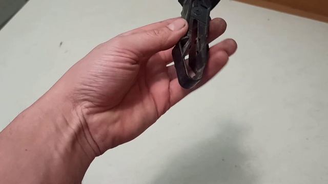 Крепление подголовника на Пассат б3. Запчасти на пассат б3. Крепеж. направляющие подголовники. смотреть онлайн