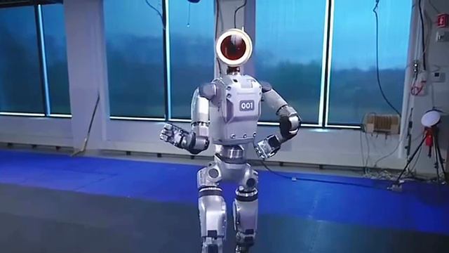Робот человек