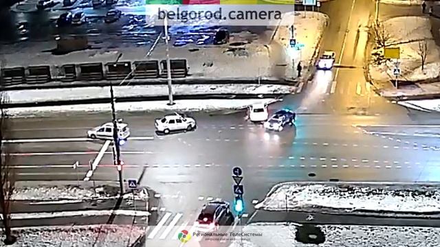 ДТП на перекрёстке улиц Щорса и Есенина в Белгороде.