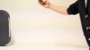 Новый чемодан управляется с помощью технологии bluetooth. Смотреть до конца!