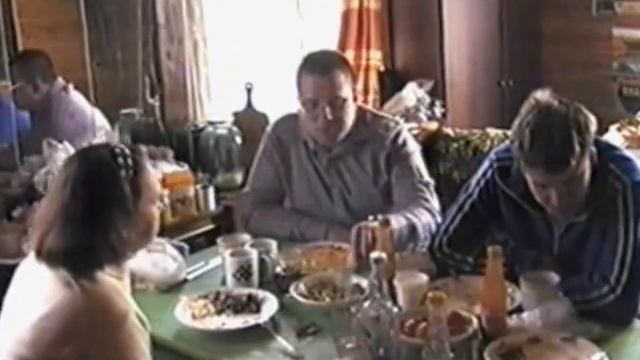 1999.05.01 Дача компостное кольцо, потолок комнаты, холодно смотреть онлайн