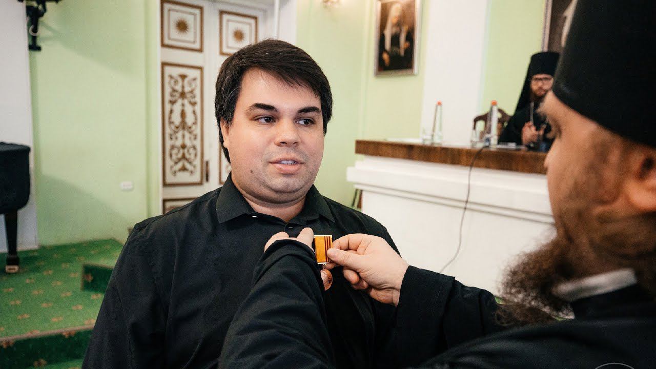 НЕБОЛЬШАЯ РАДОСТЬ / НАГРАДИЛИ МЕДАЛЬЮ